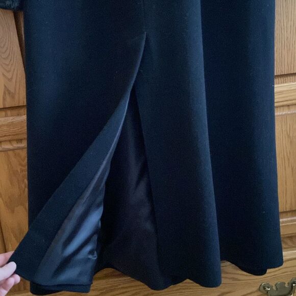 Ellen Tracy Long Black Wool Blend Coat withh faux fur trim - Picture 9 of 14
